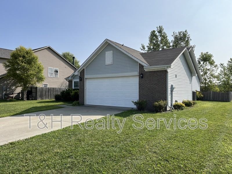 509 Pebble Dr - Photo 3 of 38