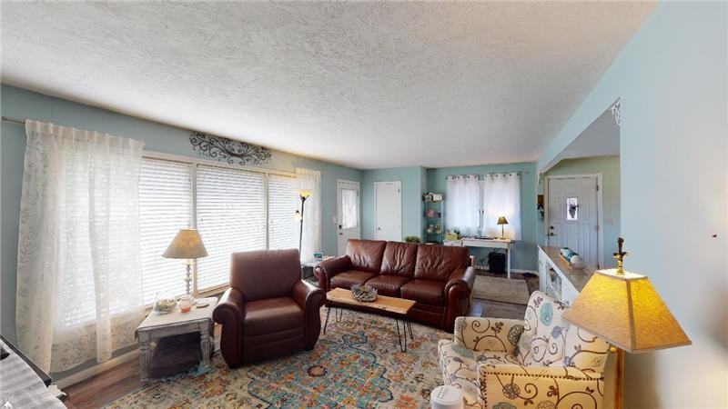 204 N Blackman Ave - Photo 2 of 16