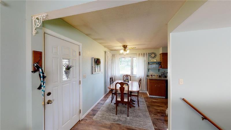 204 N Blackman Ave - Photo 3 of 16