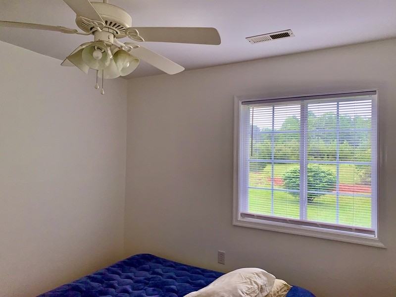 1160 Evergreen Rd - Photo 6 of 11