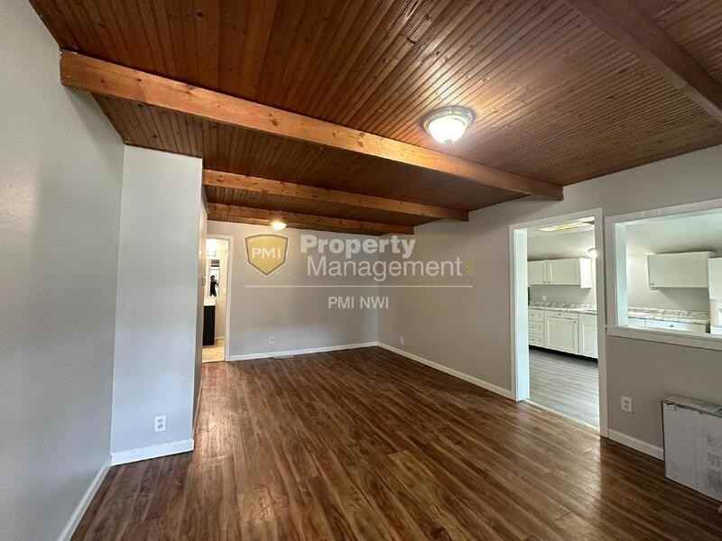 156 W Washington St - Photo 3 of 16