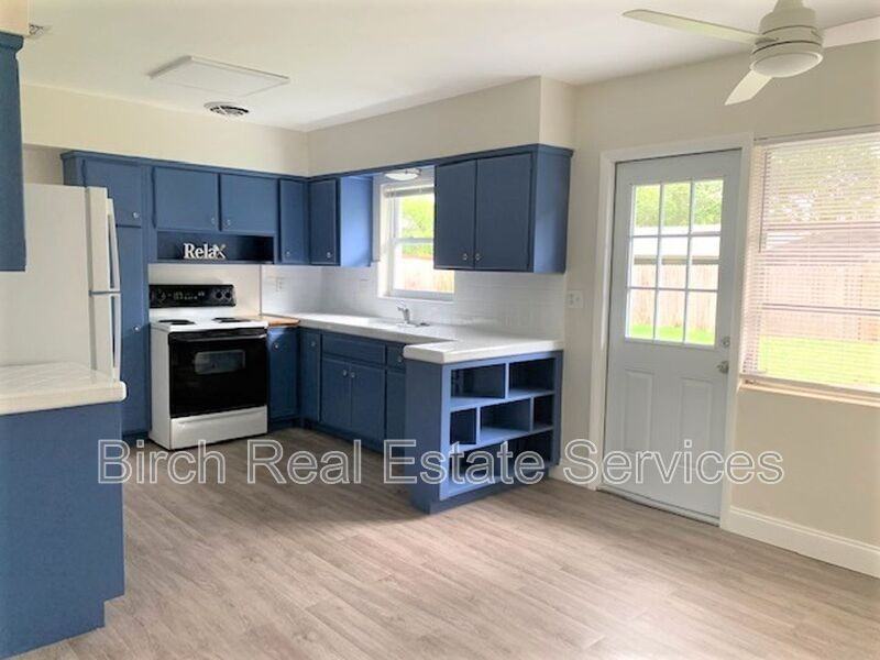 1406 Lemon St - Photo 5 of 14