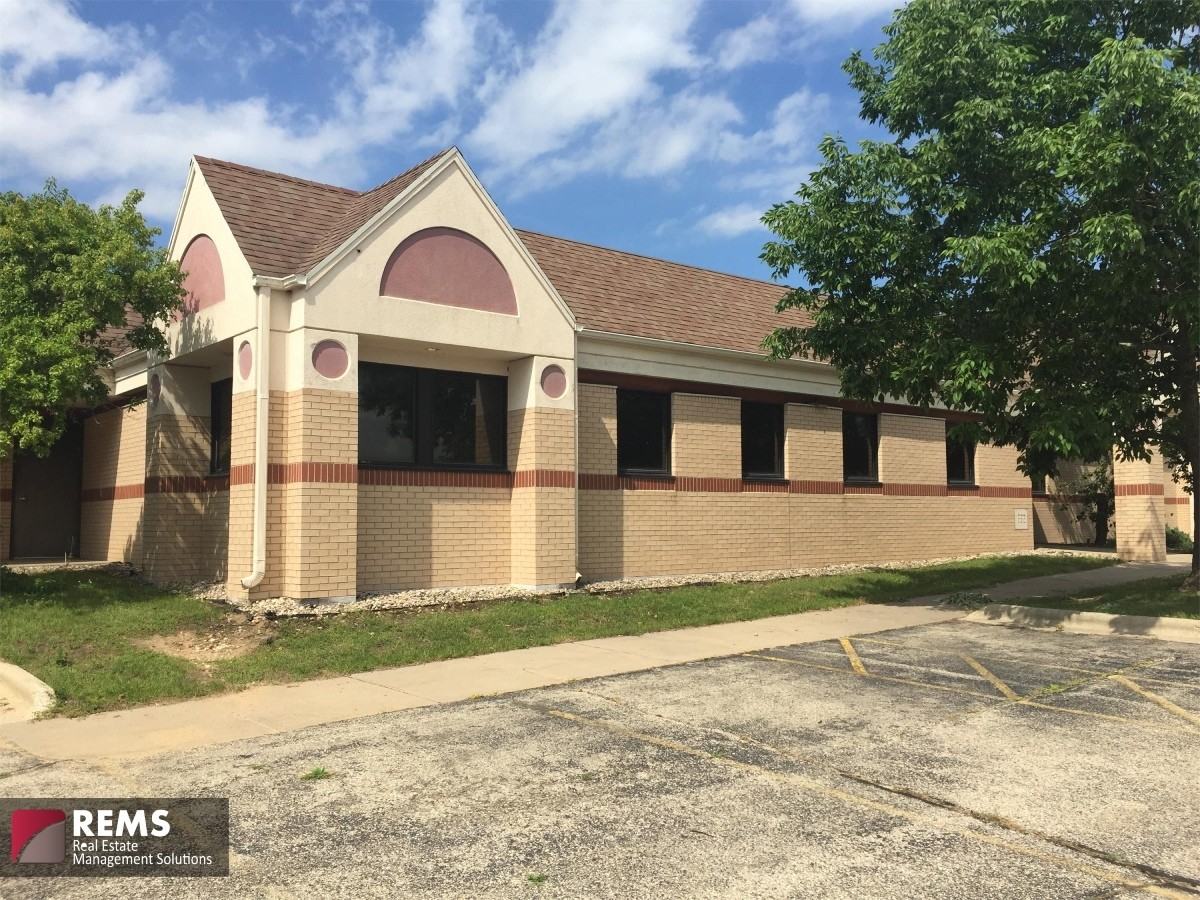 1115 West Pleasant Street - Photo 3 of 50