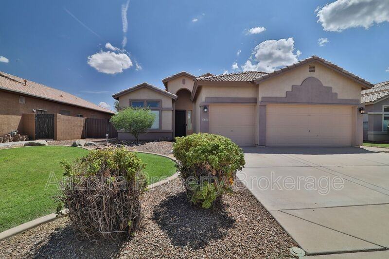 715 E Orchid Ln - Photo 4 of 30