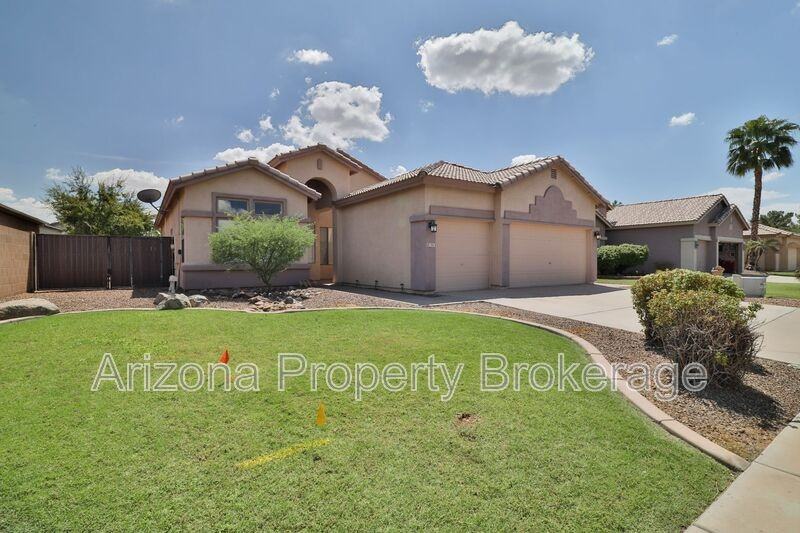 715 E Orchid Ln - Photo 2 of 30