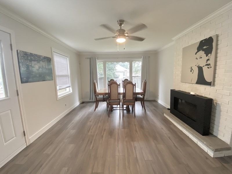 35 Bond St N - Photo 3 of 24