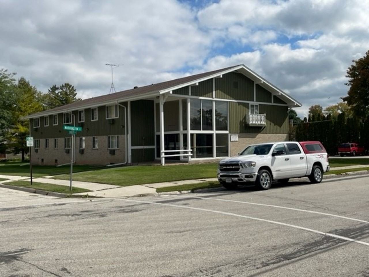 August Management presents the Imperial House - Photo 3 of 50