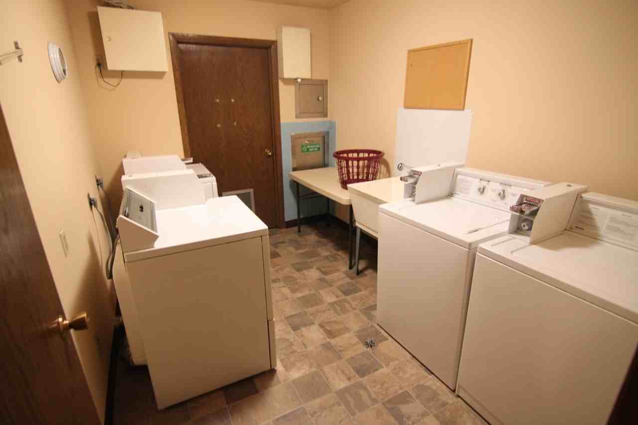 Valley - Photo 2 of 9