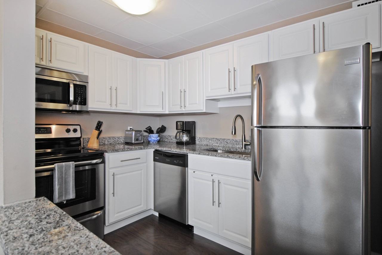 Bancroft Luxury Apartments - Photo 5 of 22