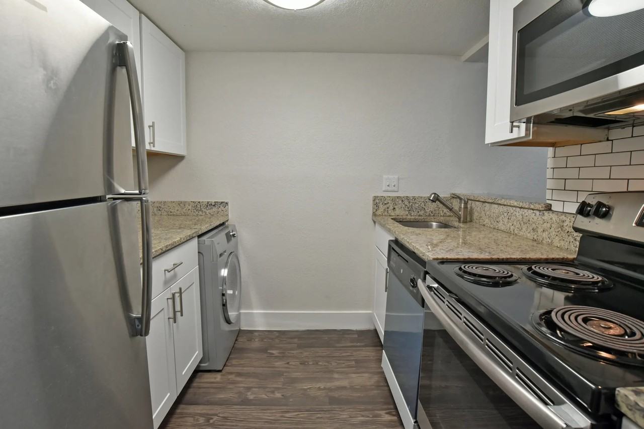 Amber Vista - Photo 2 of 42