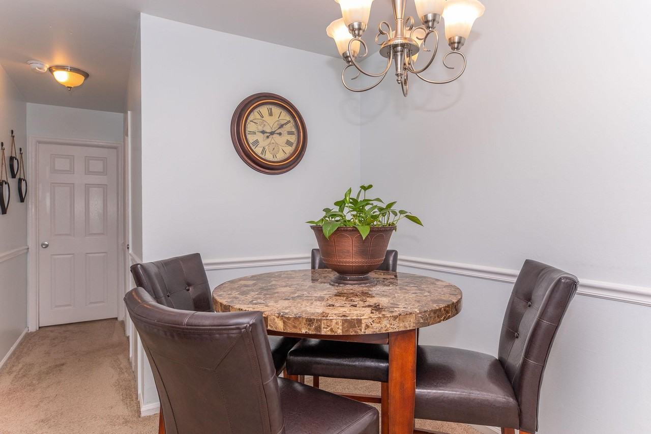 Georgetown Manor Apartments - Photo 2 of 21