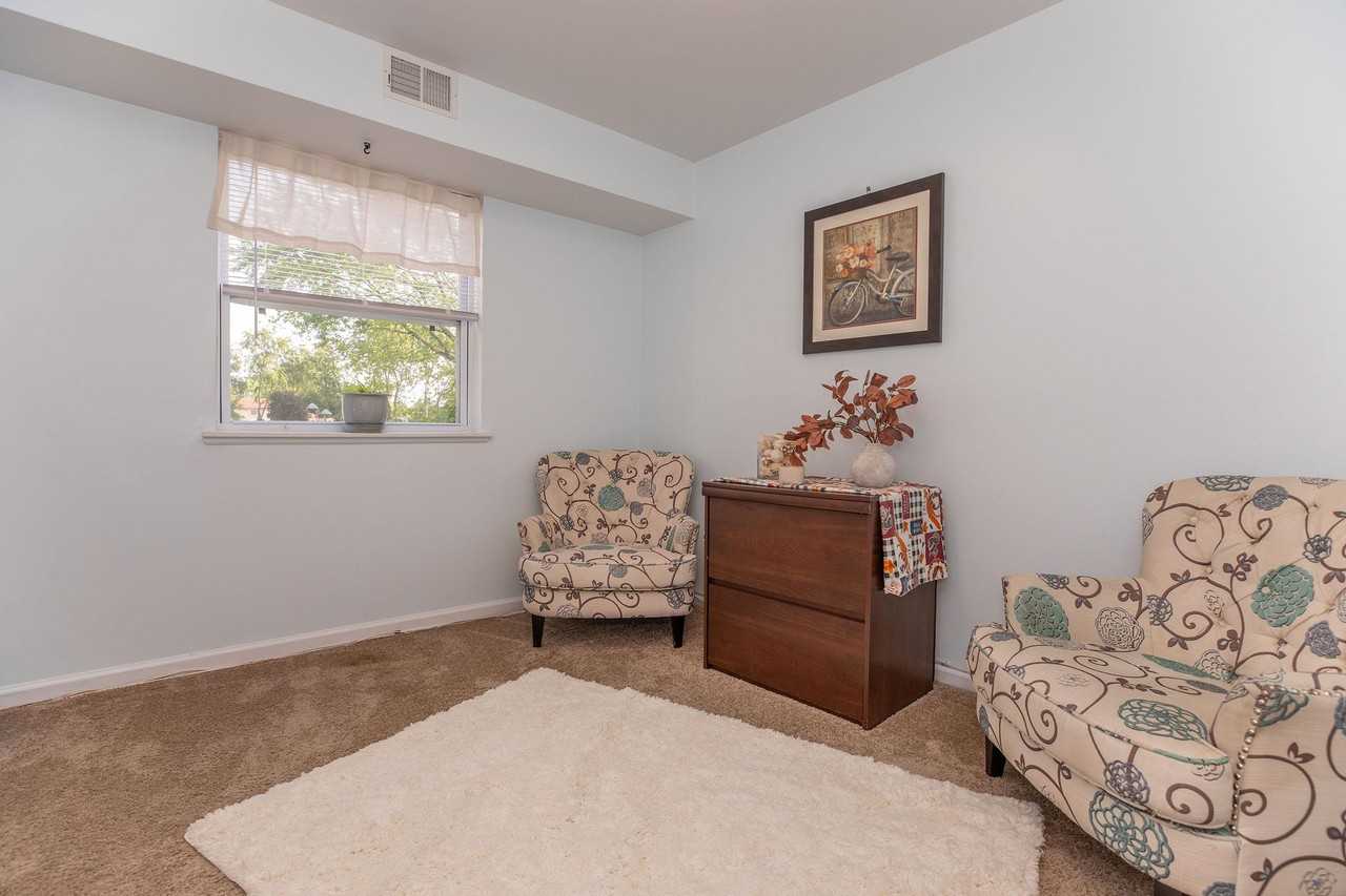 Georgetown Manor Apartments - Photo 3 of 21