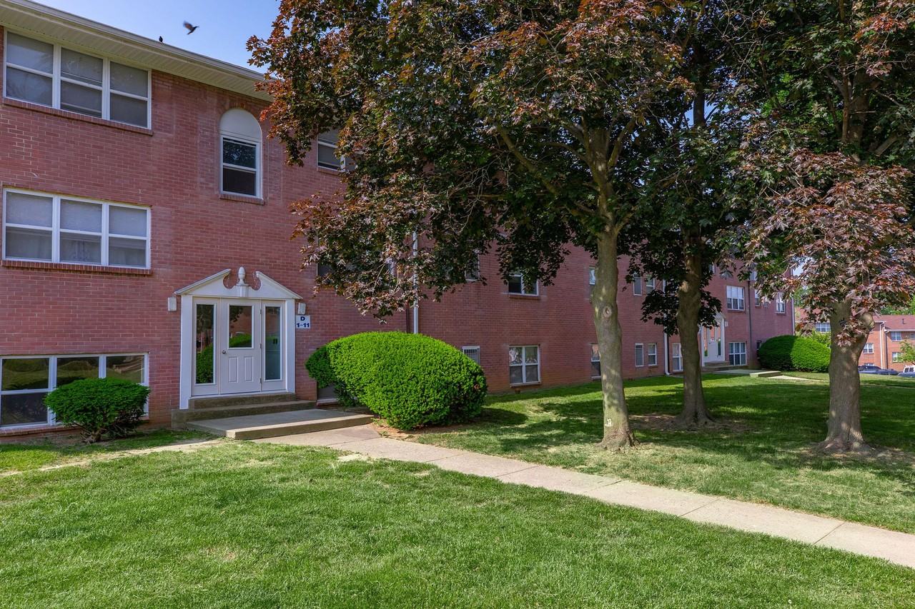 Georgetown Manor Apartments - Photo 7 of 21