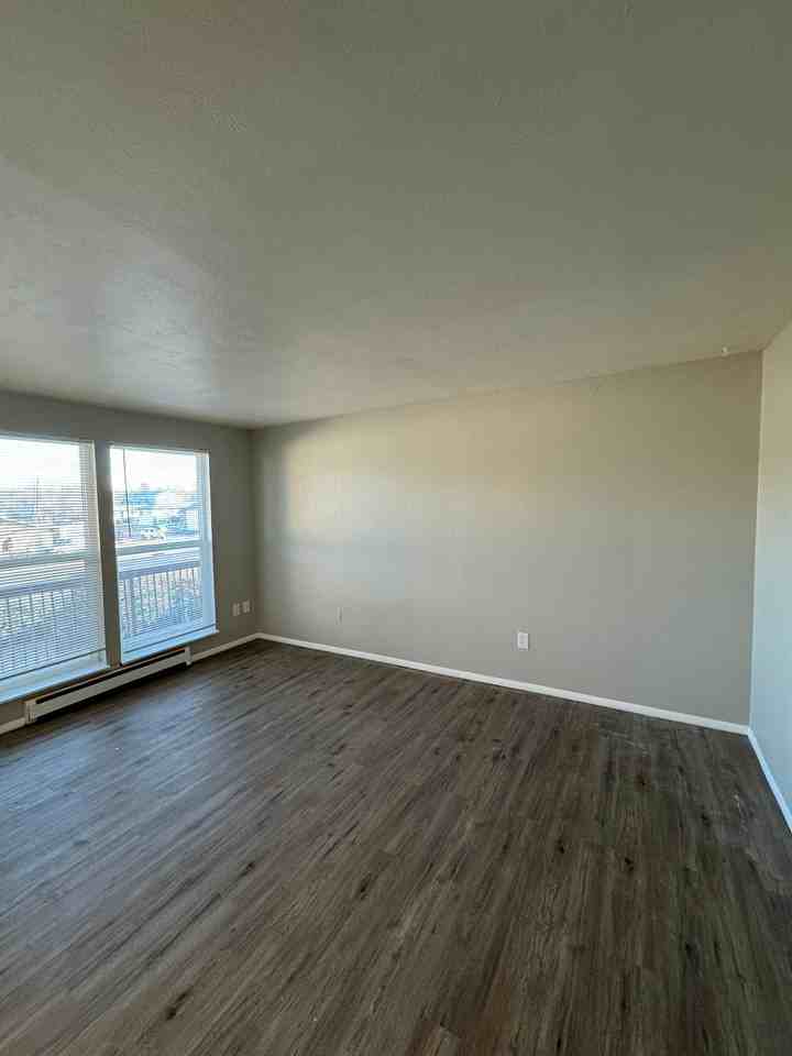 Boulder Manor - Photo 5 of 22