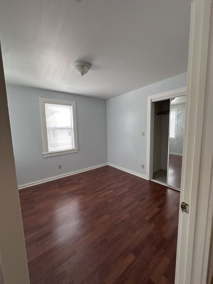 2214 E 28th St #NA - Photo 2 of 6