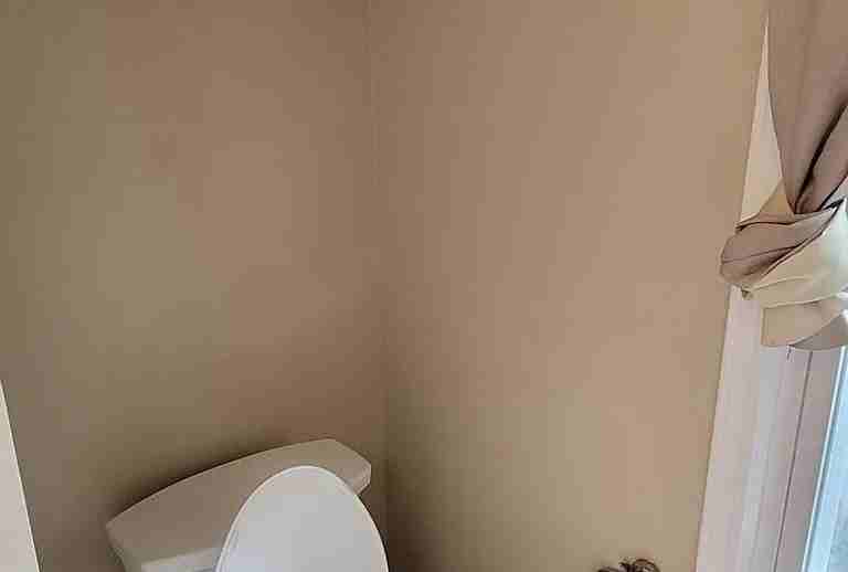 944 Oak St Sw #NA - Photo 2 of 18