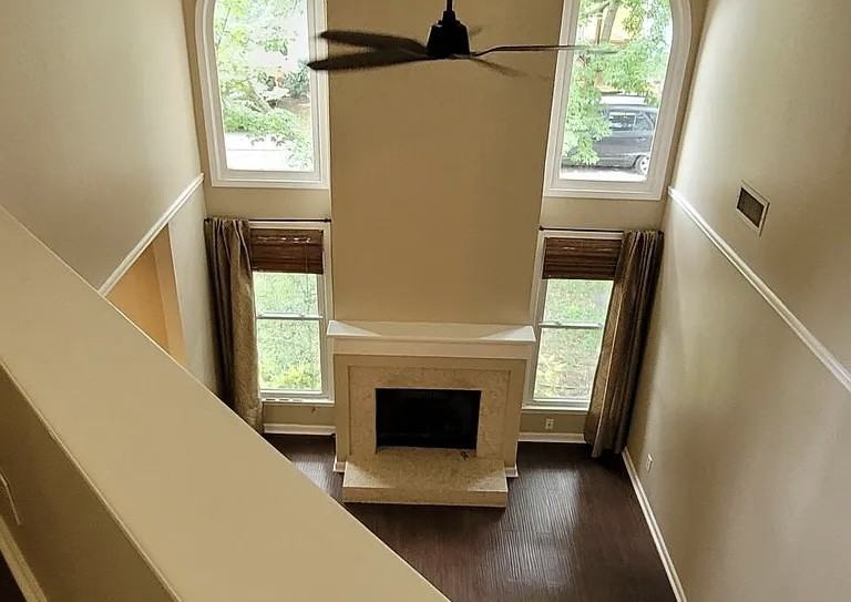 944 Oak St Sw #NA - Photo 3 of 18