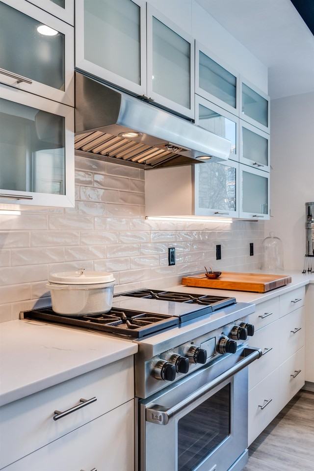 211 S Henry St #402 - Photo 4 of 24