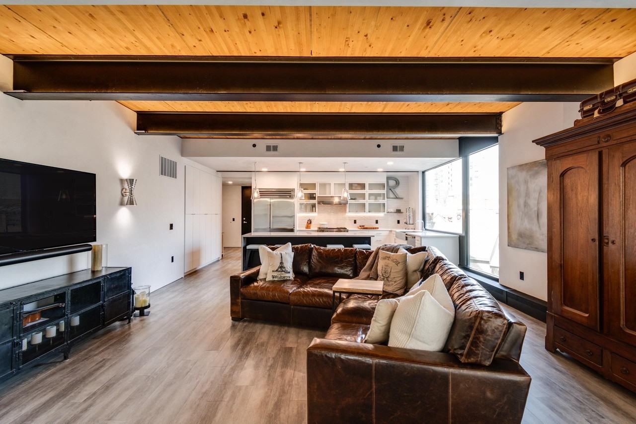 211 S Henry St #402 - Photo 6 of 24