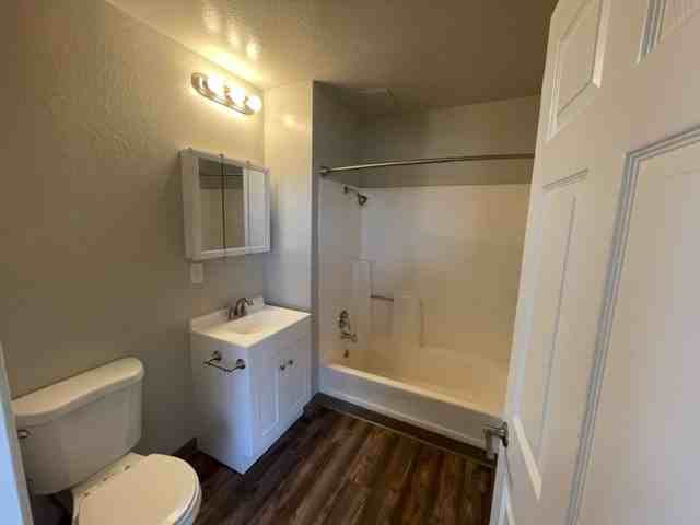 1337 N Madison St #14 - Photo 6 of 12