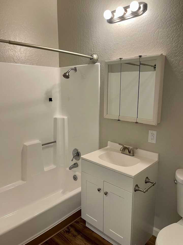 1337 N Madison St #14 - Photo 7 of 12