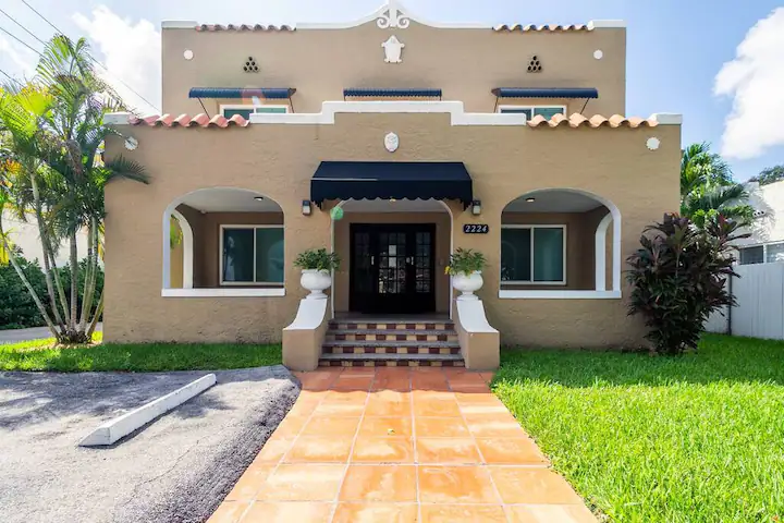 2224 Sw 6th St #2 - Photo 5 of 24