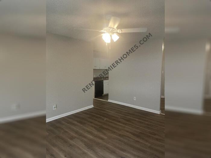 7710 Bradley Dr - Photo 3 of 15