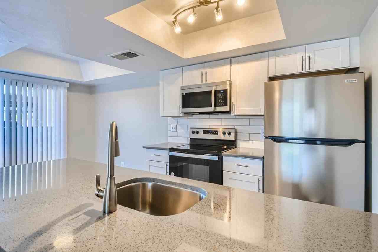 Rise Broadway - Photo 4 of 50