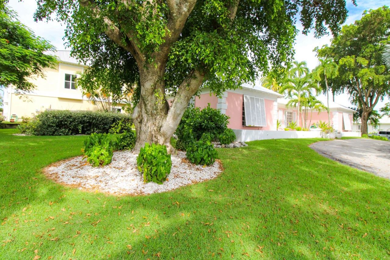 320 Gulf Shore Blvd S - Photo 3 of 50