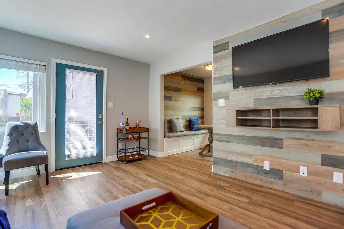 812 Island Ct - Photo 4 of 11