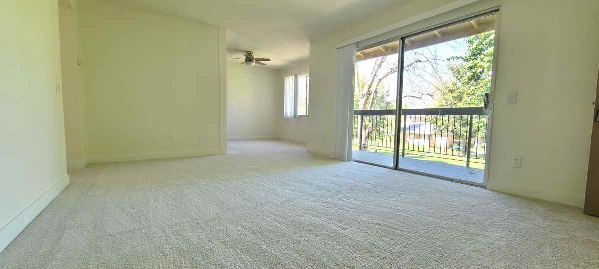 1075 W State St - Photo 7 of 10