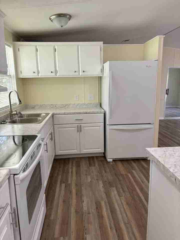 4247 Fox Ridge Blvd - Photo 2 of 18