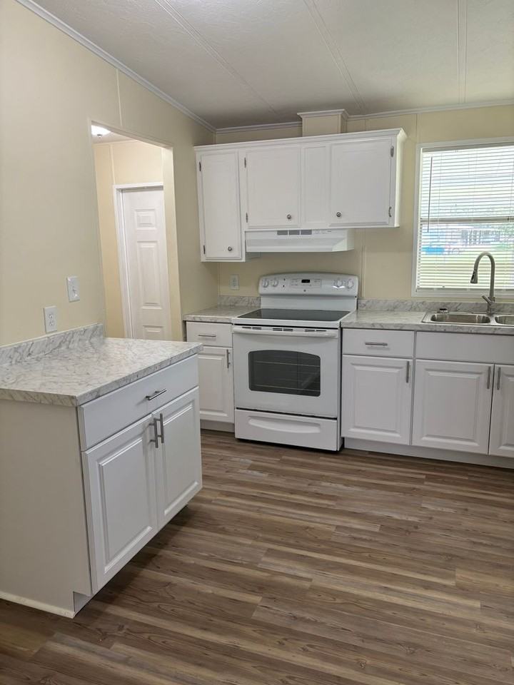 4247 Fox Ridge Blvd - Photo 3 of 18