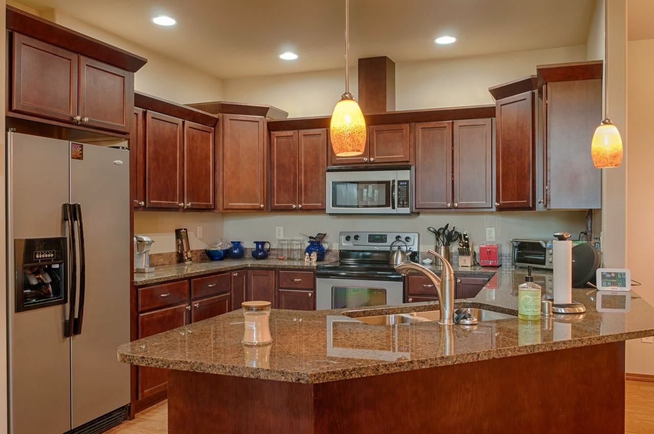 Beautiful Apartment in Secured Building! - Photo 2 of 3