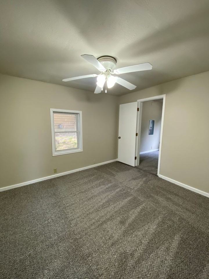 1274 E 36th Ct - Photo 6 of 10