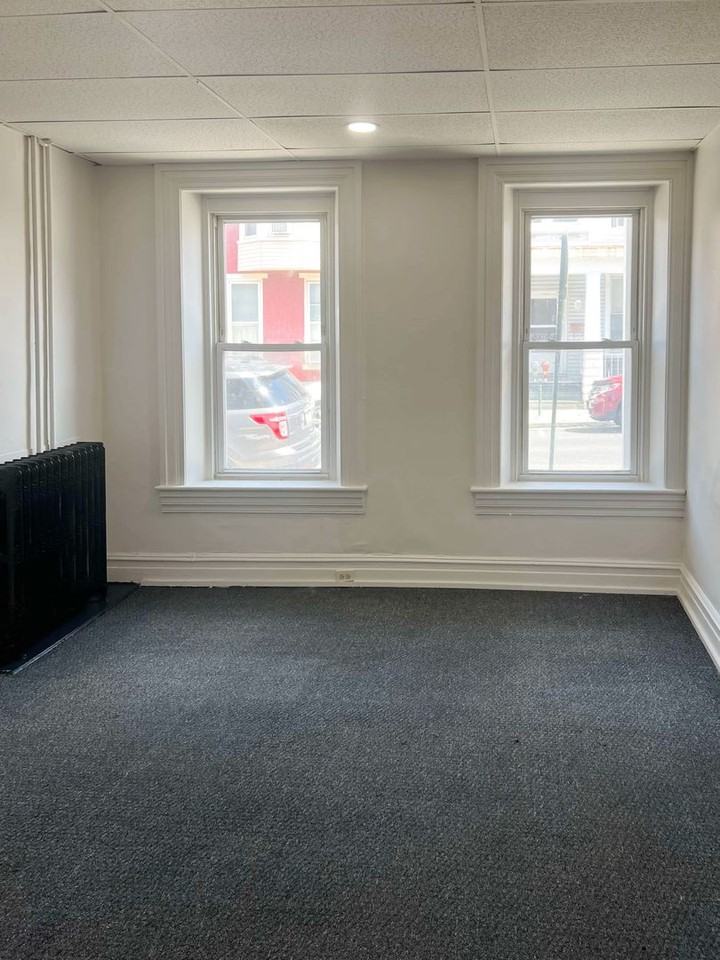 129 S. 6th Street - Photo 3 of 7