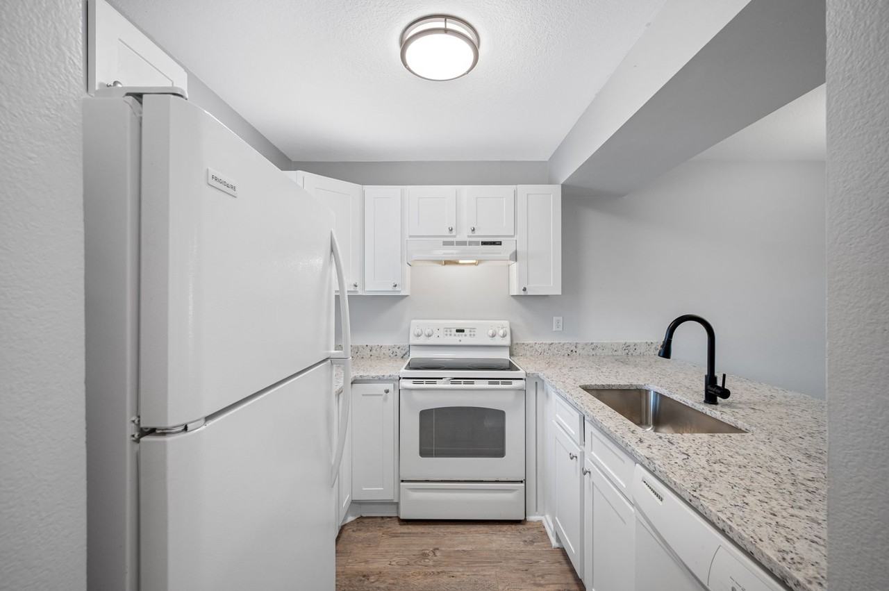 Talia Condo - Photo 4 of 37