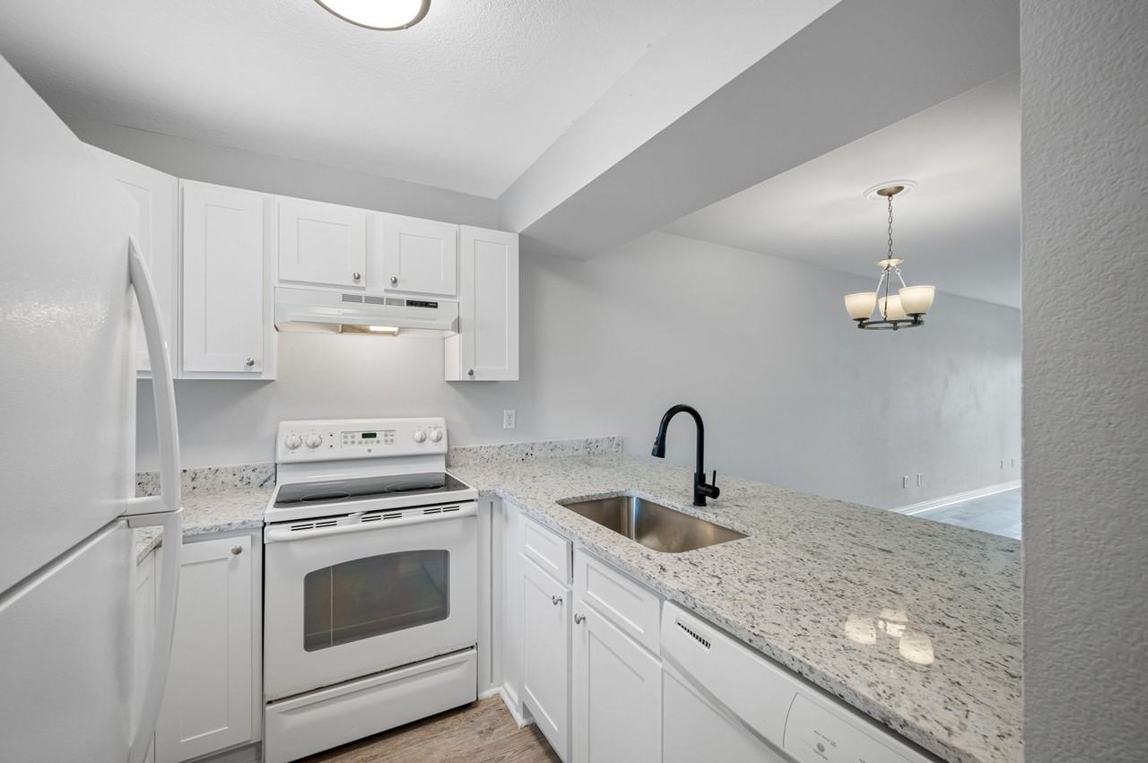 Talia Condo - Photo 5 of 37