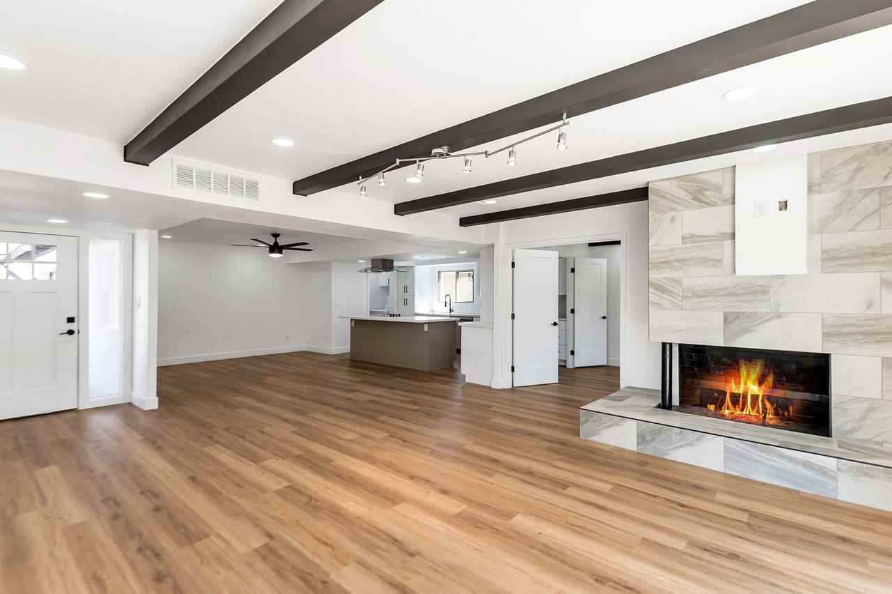 8531 E Rovey Ave - Photo 2 of 30