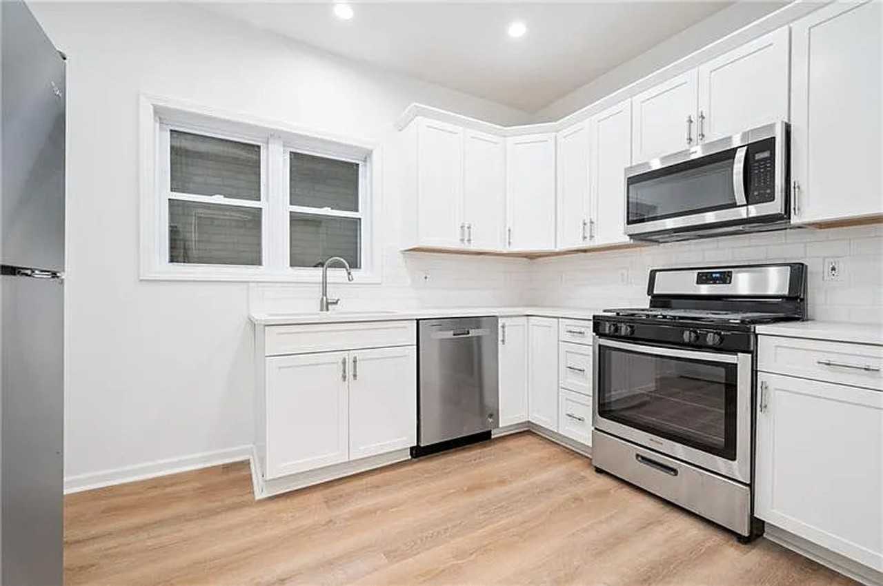 1211 Jancey St - Photo 5 of 20