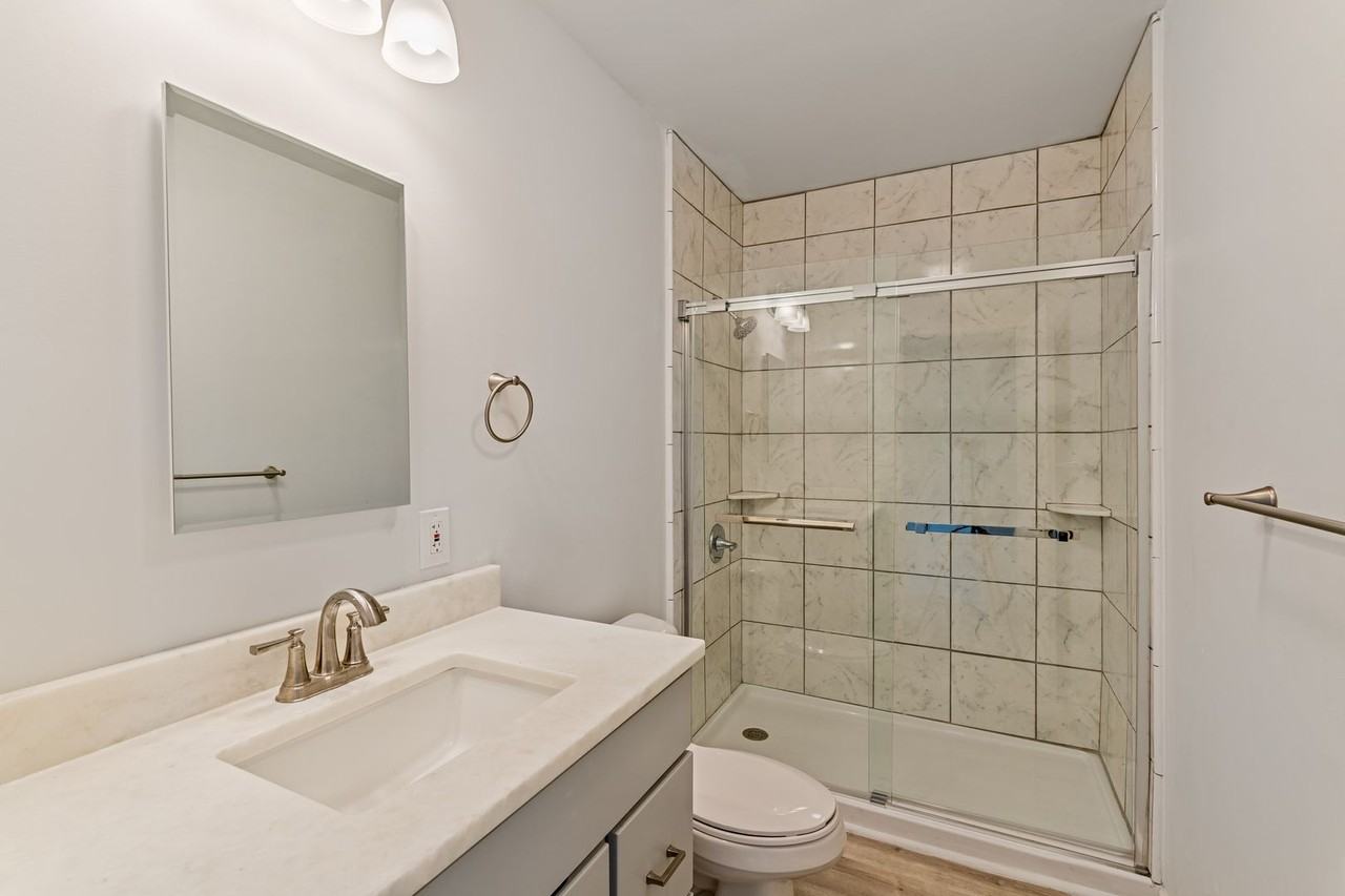 cre03 - Photo 2 of 15