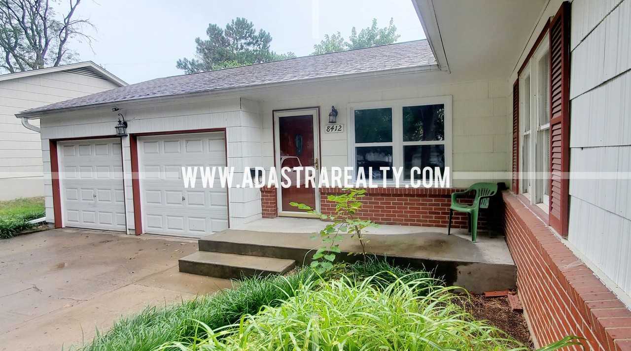 8412 Grandview Ln - Photo 2 of 24