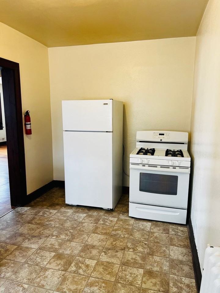 511 N Adams St #3 - Photo 4 of 8