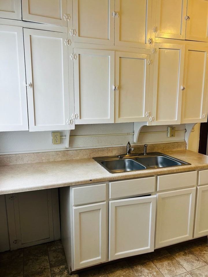 511 N Adams St #3 - Photo 5 of 8