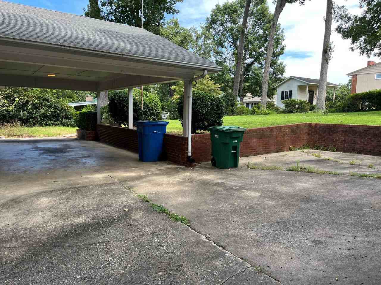 1104 Belvedere Dr - Photo 3 of 14