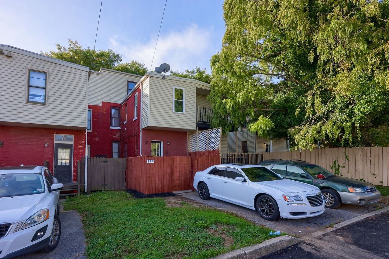 327 East Locust Street - Photo 2 of 15