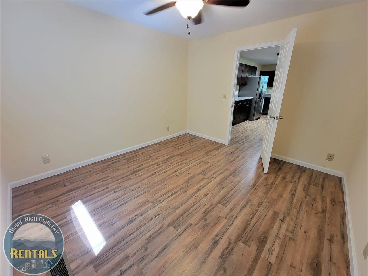 733 Forest Hill Dr - Photo 6 of 19