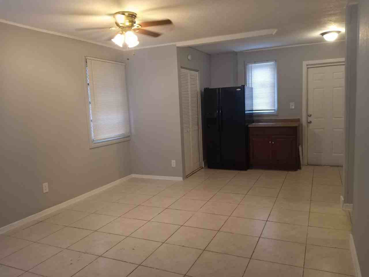 522 W 3rd St - Photo 3 of 12