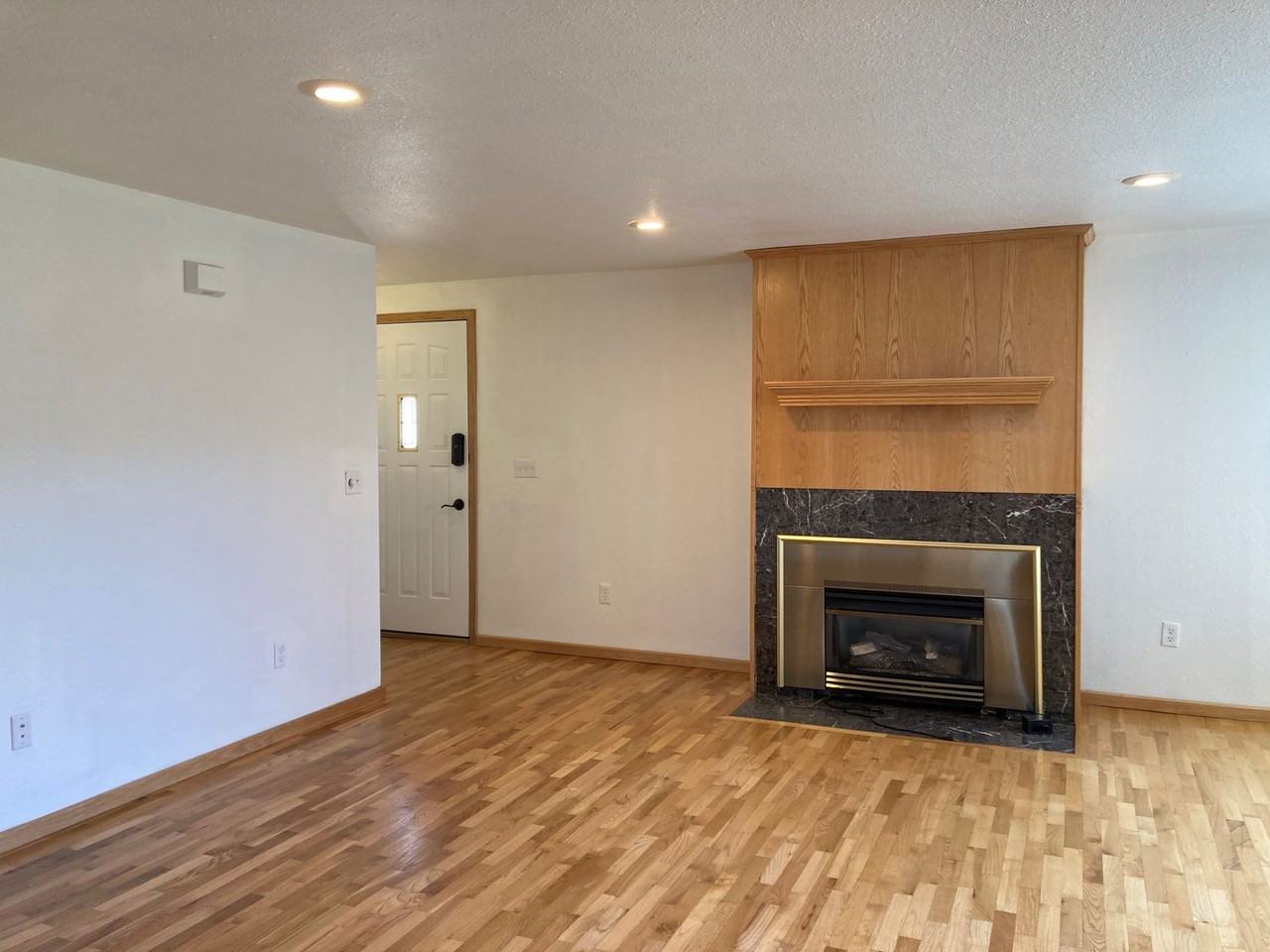 700 S 46th Ave - Photo 7 of 41