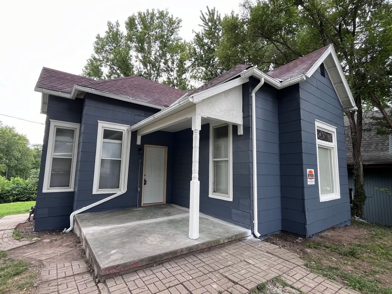 1318 N 20th St - Photo 2 of 16